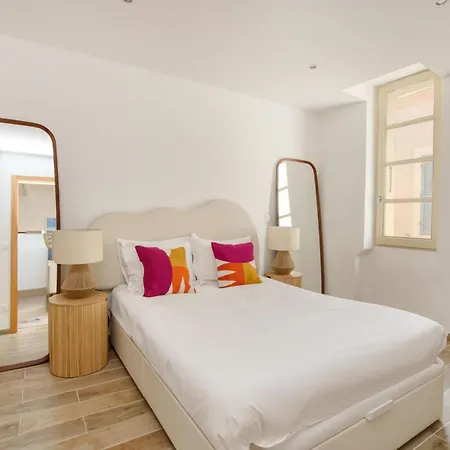 Elegant Apartment-ac-1br-2p- Center *