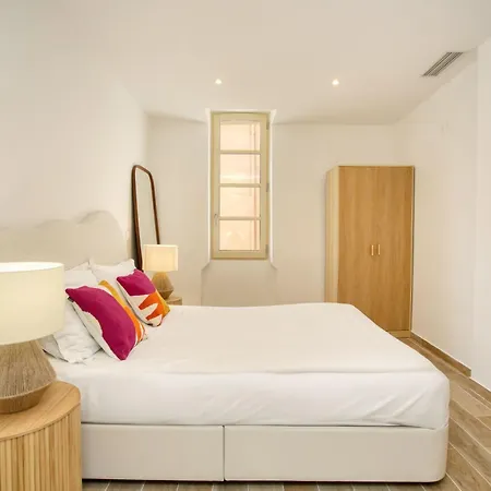 Elegant Apartment-ac-1br-2p- Center Apartment