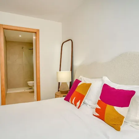 Elegant Apartment-ac-1br-2p- Center