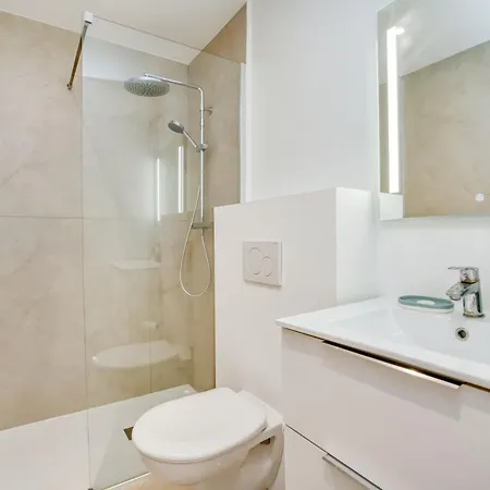 Elegant Apartment-ac-1br-2p- Center Apartment